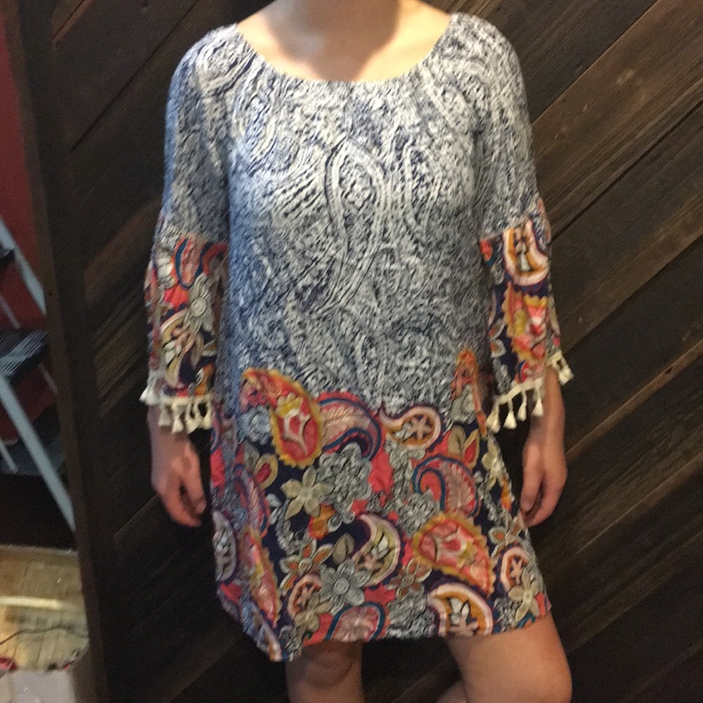 Dress in great condition right above the knee